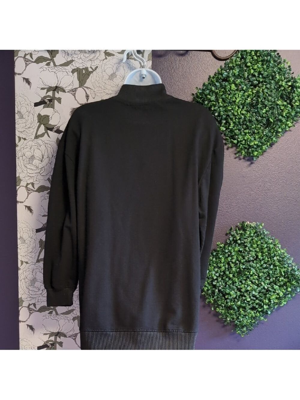 Cheetah Mouth Turtleneck Sweater - Picture 4 of 4